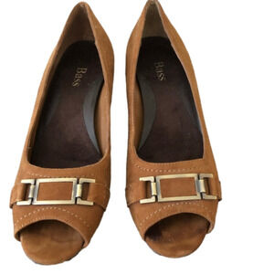 Bass Vivica Suede Pumps